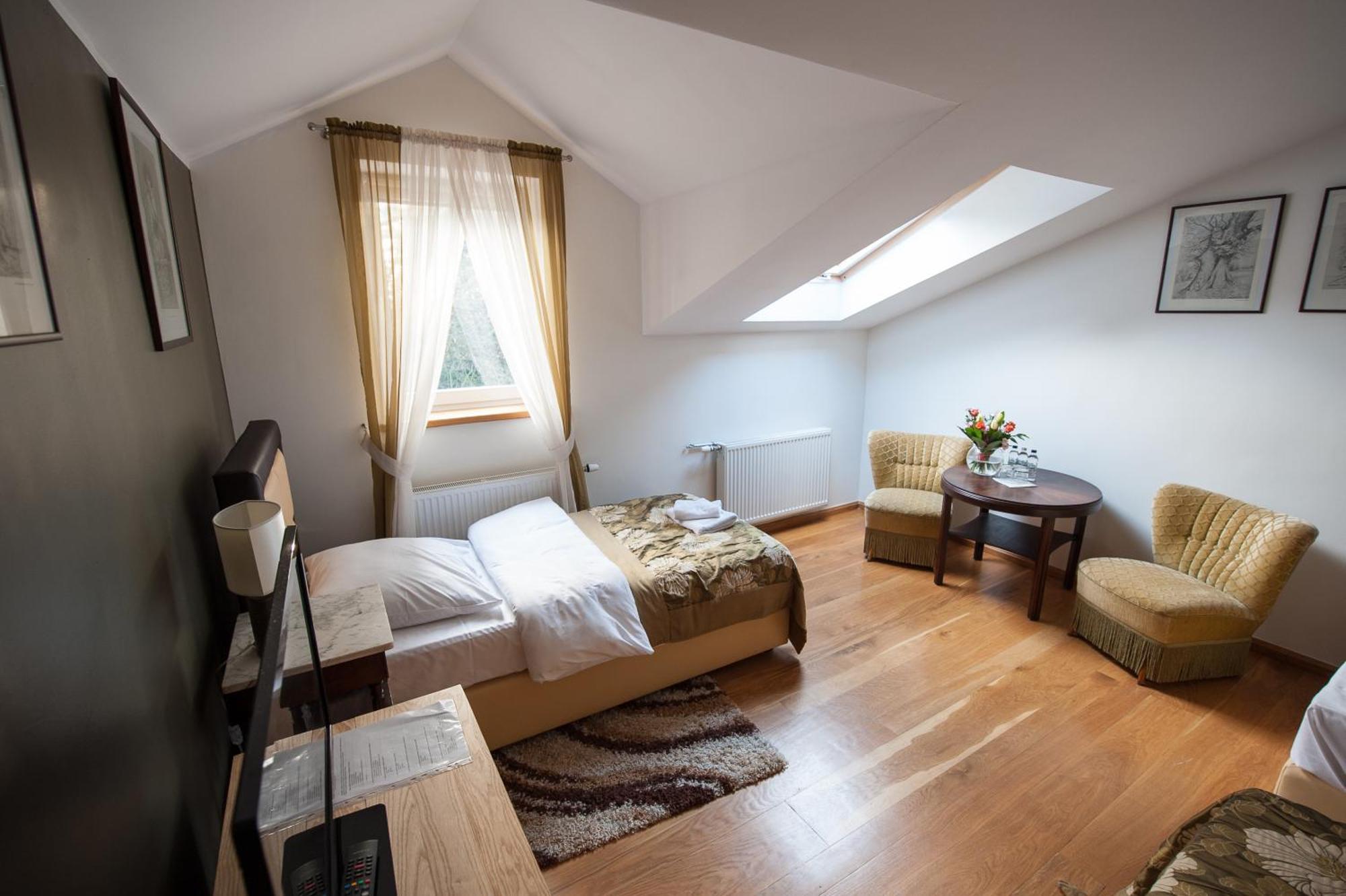 Hotel Siedem Drzew Biskupice  Zimmer foto